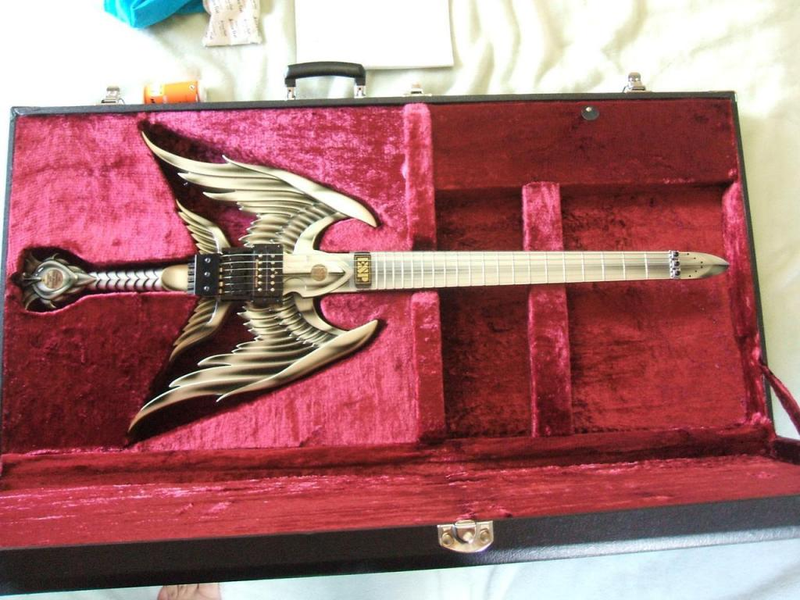 Illustration for article titled Angel Sword Guitar Plays Iron Maiden Songs, Slays Teen Pop Stars
